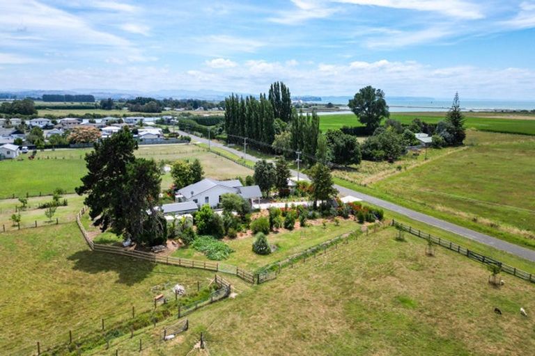 Photo of property in 104 Ferry Road, Clive, 4102