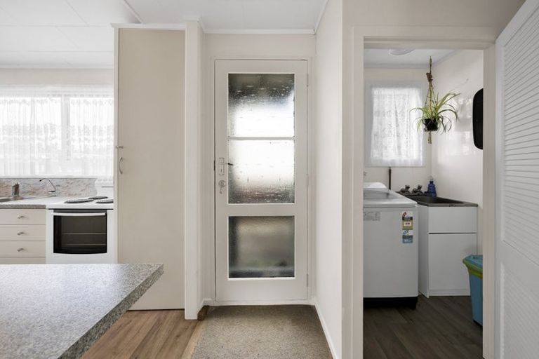 Photo of property in 5 Iredale Road, Hawera, 4610