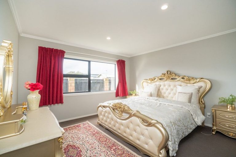 Photo of property in 1 Angelina Way, Kelvin Grove, Palmerston North, 4414