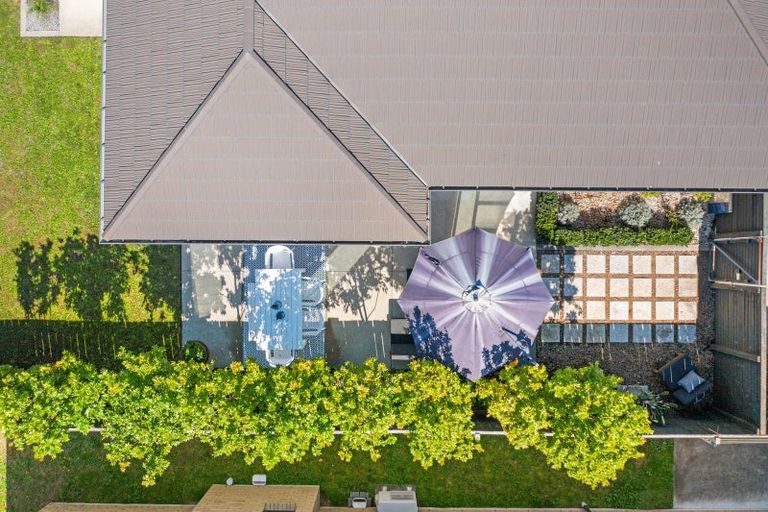 Photo of property in 33 Rainey Crescent, Papamoa Beach, Papamoa, 3118