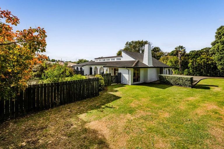 Photo of property in 116 Weraroa Road, Waverley, 4510