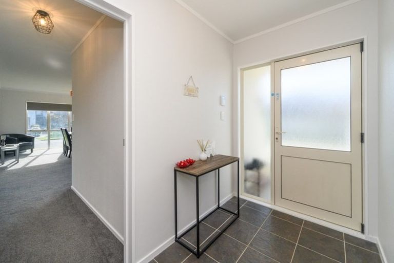 Photo of property in 18 Meridian Grove, Kelvin Grove, Palmerston North, 4414