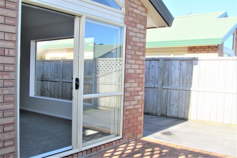 Photo of property in Miramar Villas, 5/3 Byron Street, Miramar, Wellington, 6022