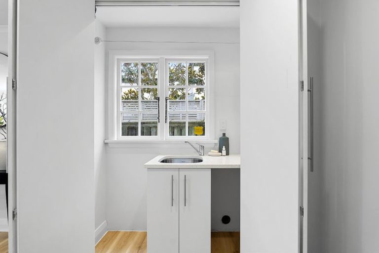 Photo of property in 66 Memorial Avenue, Ilam, Christchurch, 8053