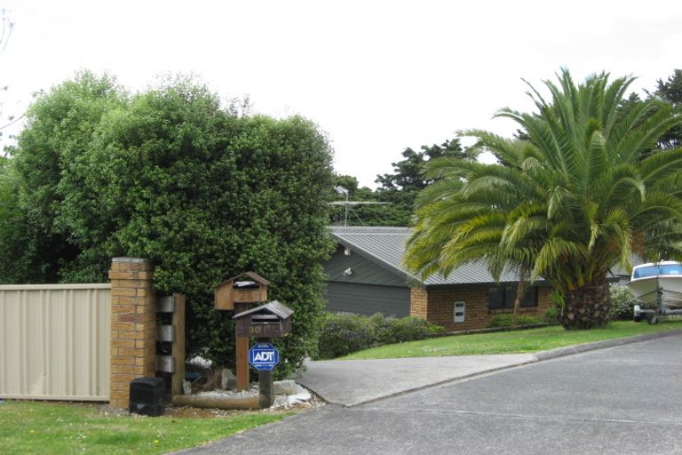 Photo of property in 28 The Glade South, Pukekohe, 2120