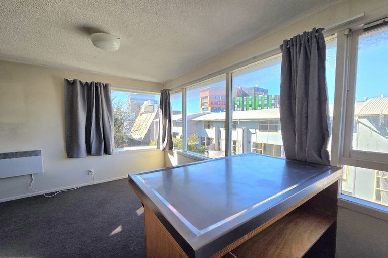 Photo of property in Churchill Flats, 213 The Terrace, Wellington Central, Wellington, 6011