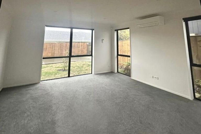 Photo of property in 6b Jern Place, Eastern Beach, Auckland, 2012