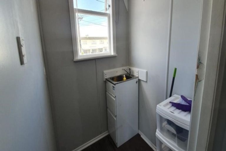 Photo of property in 2 Tiki Street, Castlecliff, Whanganui, 4501