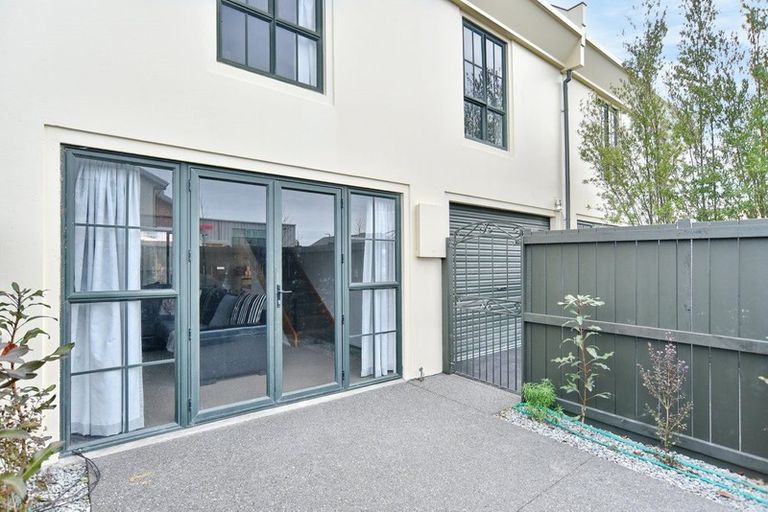 Photo of property in 7 Gracefield Avenue, Christchurch Central, Christchurch, 8013