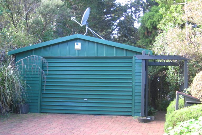 Photo of property in 62 Kauri Point Road, Laingholm, Auckland, 0604