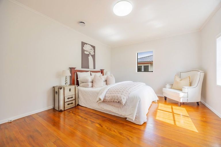 Photo of property in 21 View Road, Glenfield, Auckland, 0627