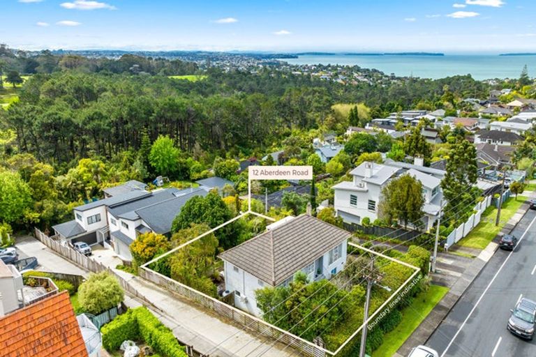 Photo of property in 12 Aberdeen Road, Campbells Bay, Auckland, 0620