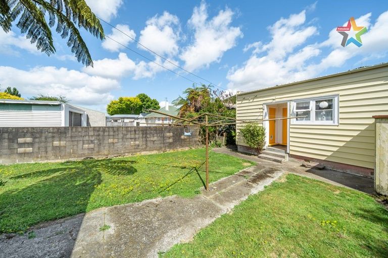 Photo of property in 20 Golf Road, Manor Park, Lower Hutt, 5019