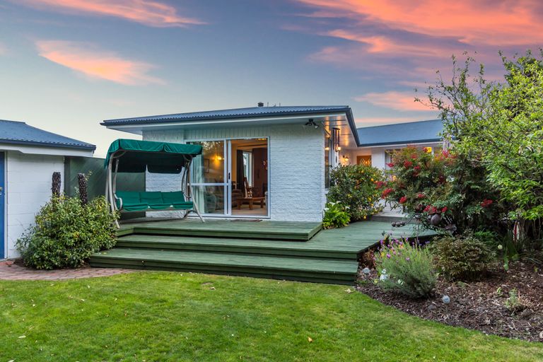 Photo of property in 25 Dunster Street, Burnside, Christchurch, 8053