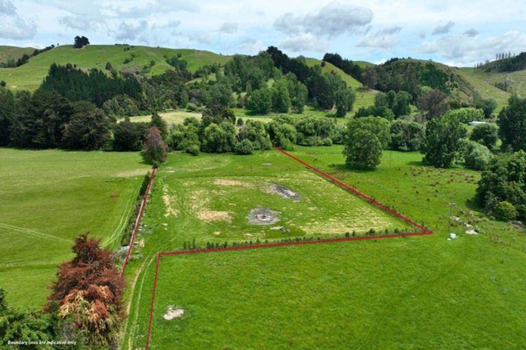 Photo of property in 1745b Longbush Road, Longbush, 5884