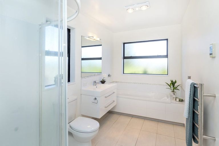 Photo of property in 1 Tangy Loch Lane, Broomfield, Christchurch, 8042