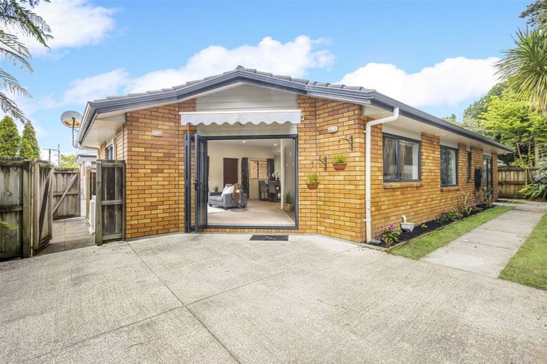 Photo of property in 15a Callis Avenue, Opaheke, Papakura, 2113