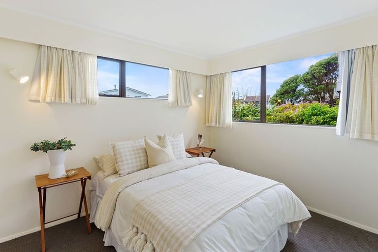 Photo of property in 31 Oratia Street, Waikanae Beach, Waikanae, 5036