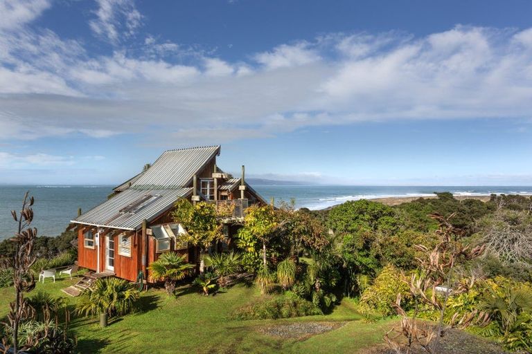 Photo of property in 6573 Pouto Road, Pouto, Te Kopuru, 0391