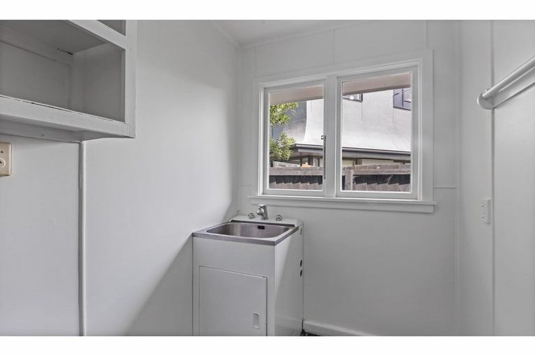 Photo of property in 1/65 Middlepark Road, Sockburn, Christchurch, 8042