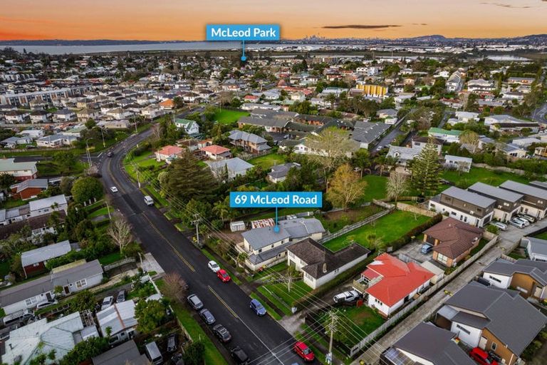 Photo of property in 69 Mcleod Road, Te Atatu South, Auckland, 0610