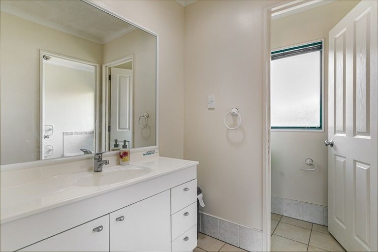 Photo of property in 8 Courtvale Place, Flat Bush, Auckland, 2019