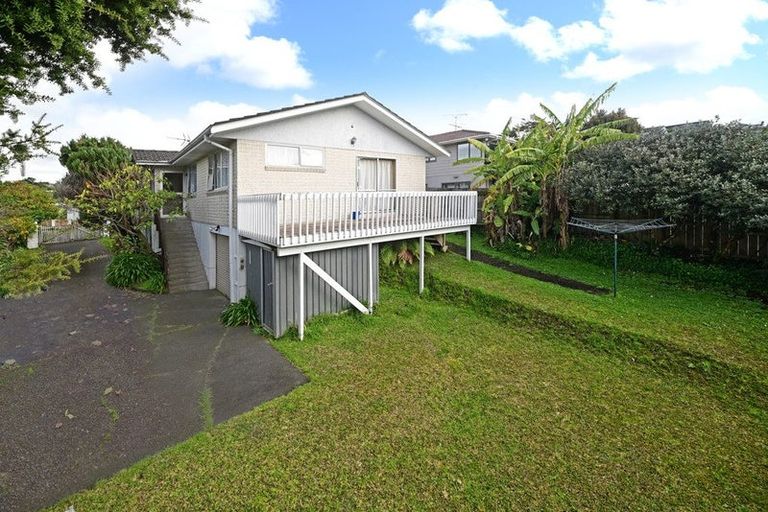 Photo of property in 112 Weatherly Road, Torbay, Auckland, 0630