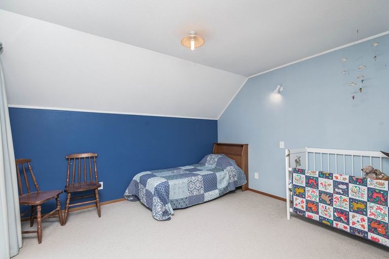 Photo of property in 11 Montrose Grove, Churton Park, Wellington, 6037