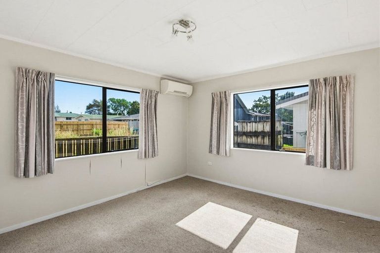 Photo of property in 4 Sharda Grove, Paraparaumu Beach, Paraparaumu, 5032