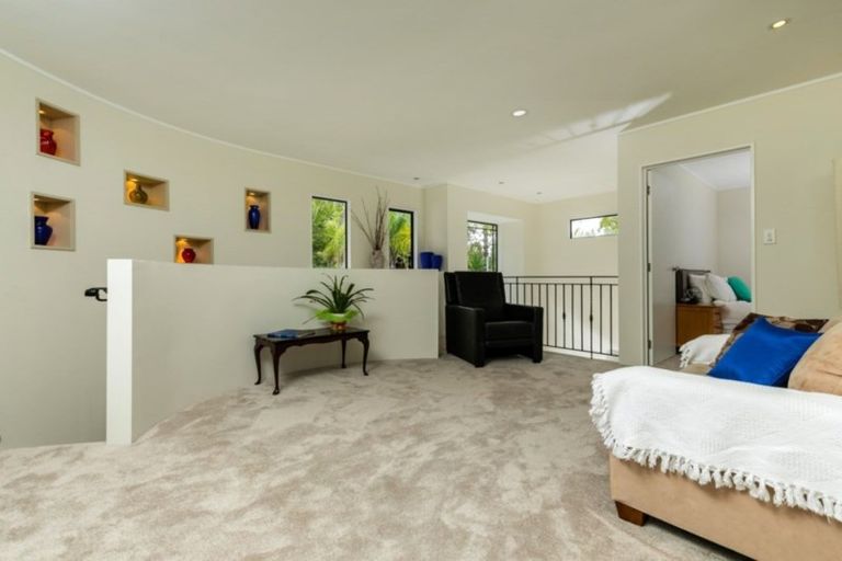 Photo of property in 23 Treetops Way, Bayview, Auckland, 0629