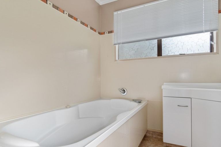 Photo of property in 18 Victory Street, Welcome Bay, Tauranga, 3112