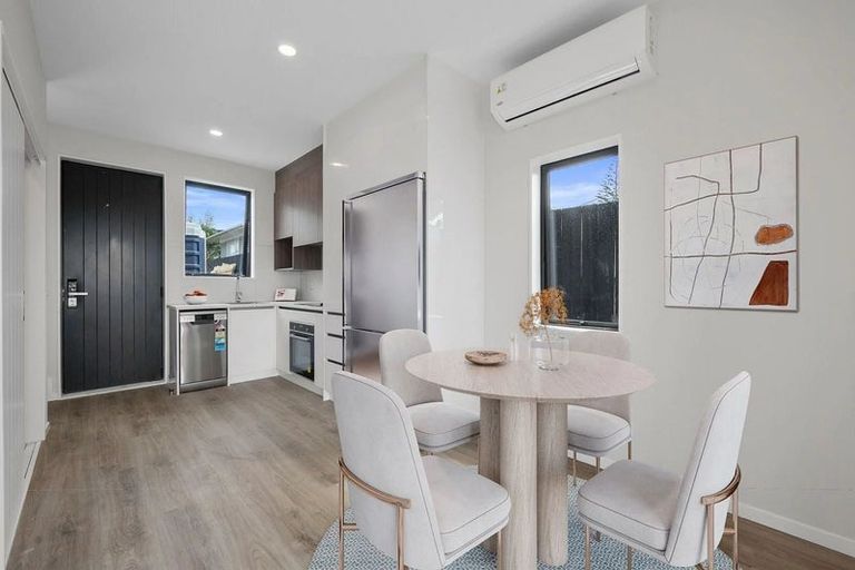 Photo of property in 1/88 Gloria Avenue, Te Atatu Peninsula, Auckland, 0610