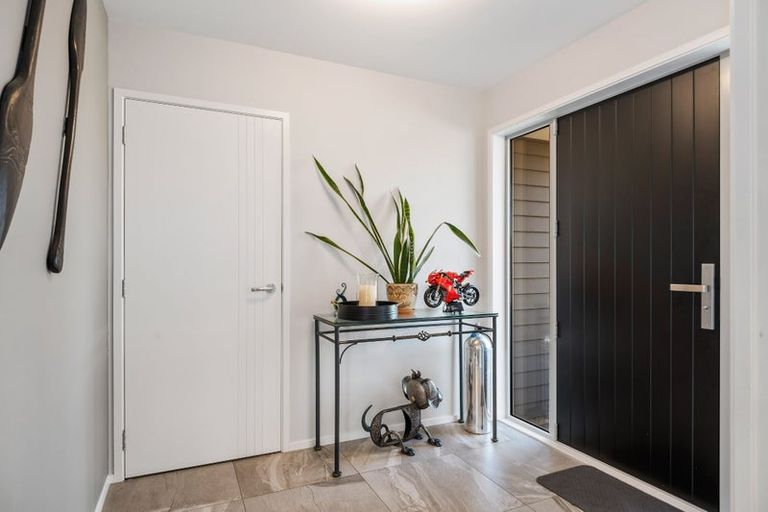 Photo of property in 8 Whincops Road, Halswell, Christchurch, 8025