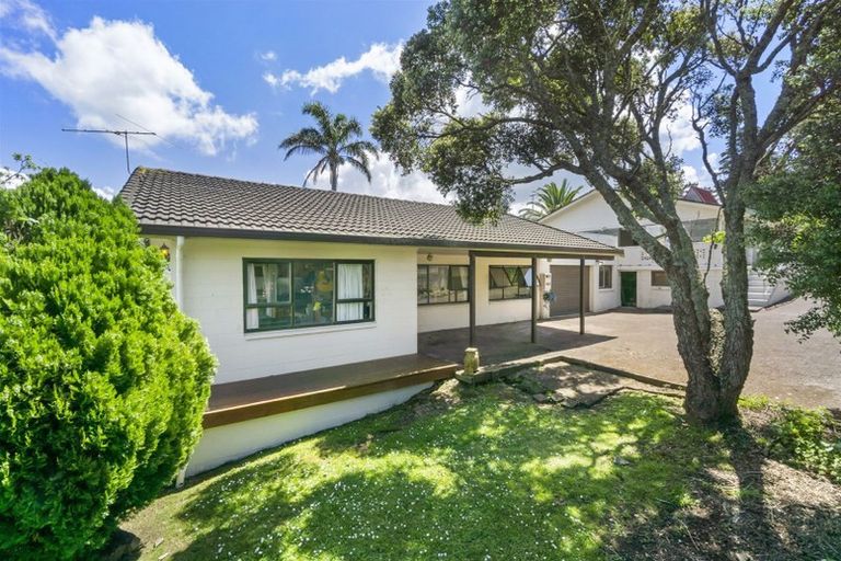 Photo of property in 115 Sunset Road, Totara Vale, Auckland, 0632