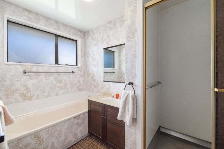 Photo of property in 34 Karnak Crescent, Russley, Christchurch, 8042