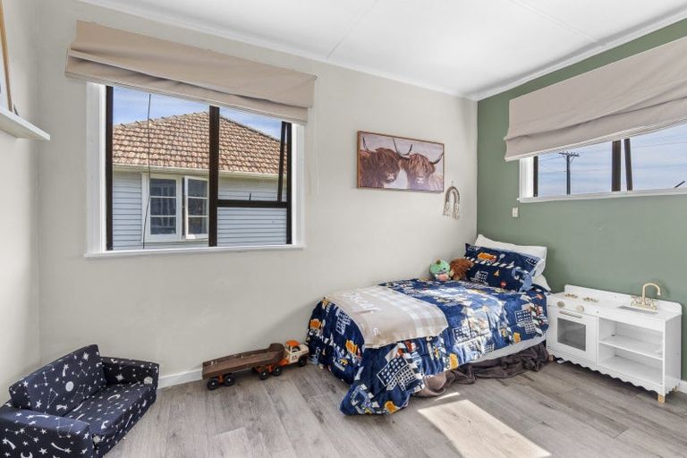 Photo of property in 21 Strange Street, Waitara, 4320