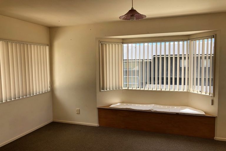 Photo of property in 93 Sturges Road, Henderson, Auckland, 0612