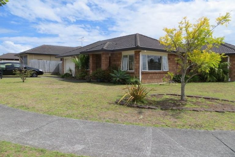 Photo of property in 12 Belcoo Crescent, East Tamaki, Auckland, 2013