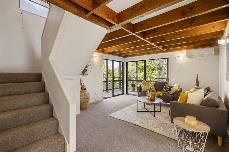 Photo of property in 5/8 West Lynn Road, Titirangi, Auckland, 0604