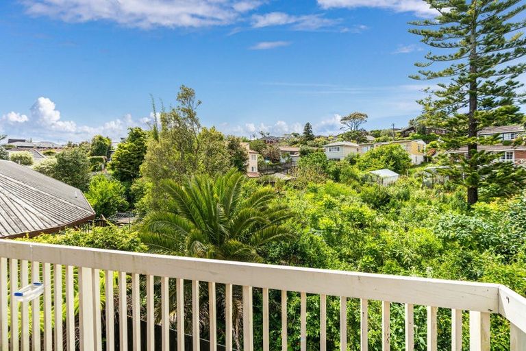 Photo of property in 10c Matipo Road, Mairangi Bay, Auckland, 0630