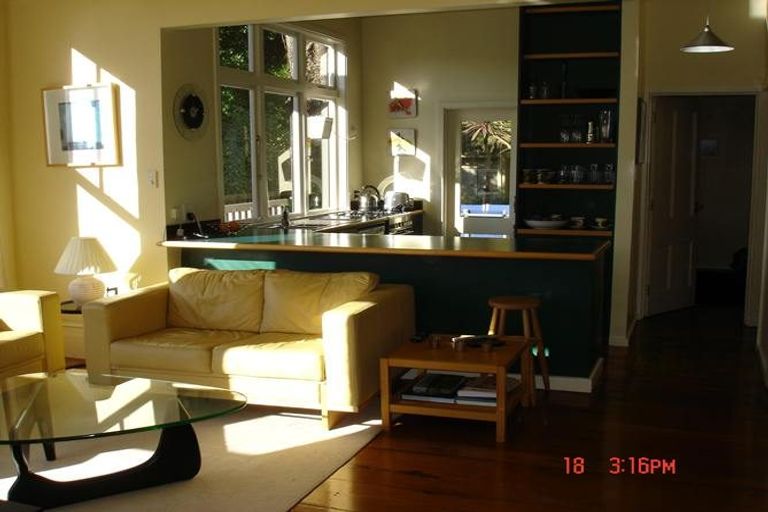 Photo of property in 183 Glenmore Street, Kelburn, Wellington, 6012