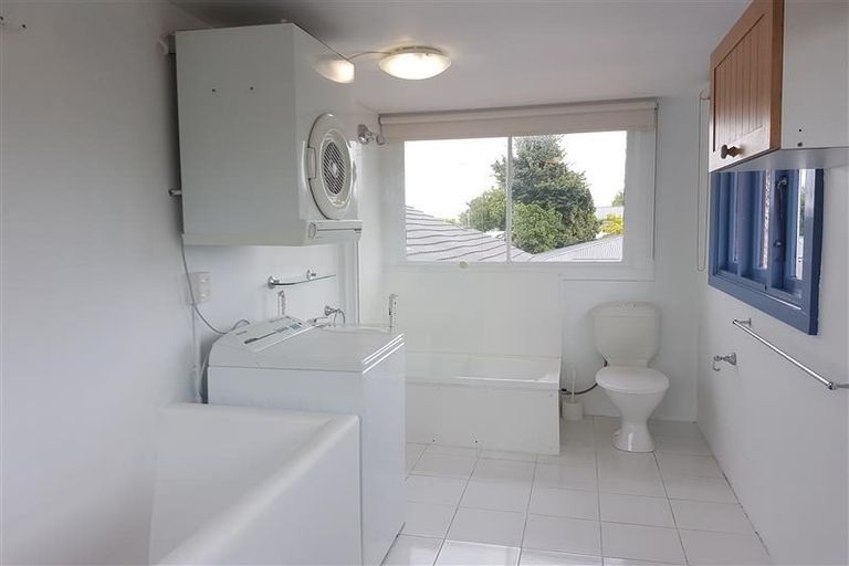 Photo of property in 353 Featherston Street, Palmerston North, 4414