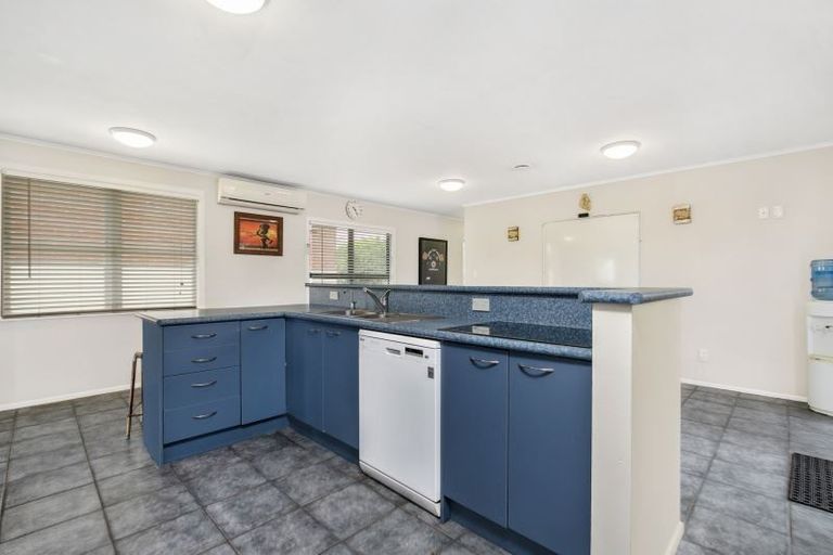 Photo of property in 16 Montmere Avenue, Te Atatu Peninsula, Auckland, 0610
