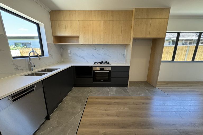 Photo of property in 22c Toru Street, Te Atatu Peninsula, Auckland, 0610