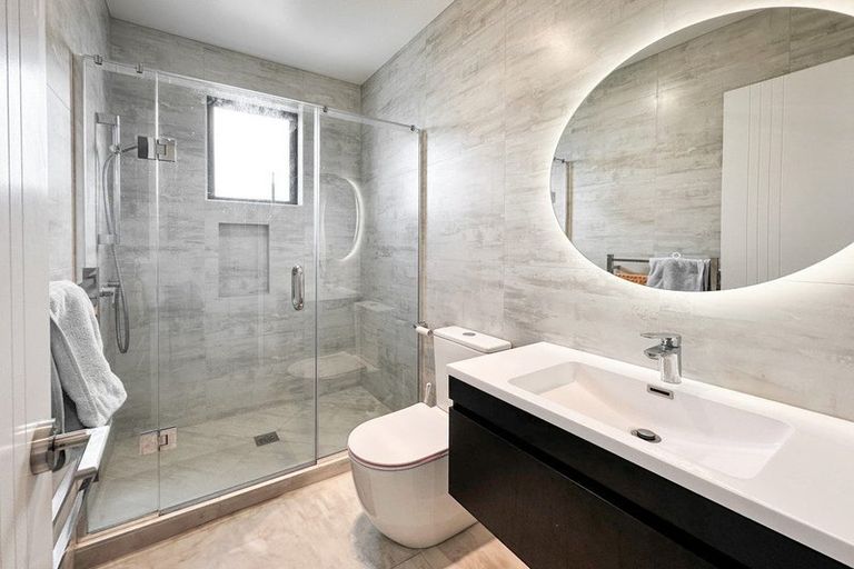 Photo of property in 22 Heketara Way, Massey, Auckland, 0614