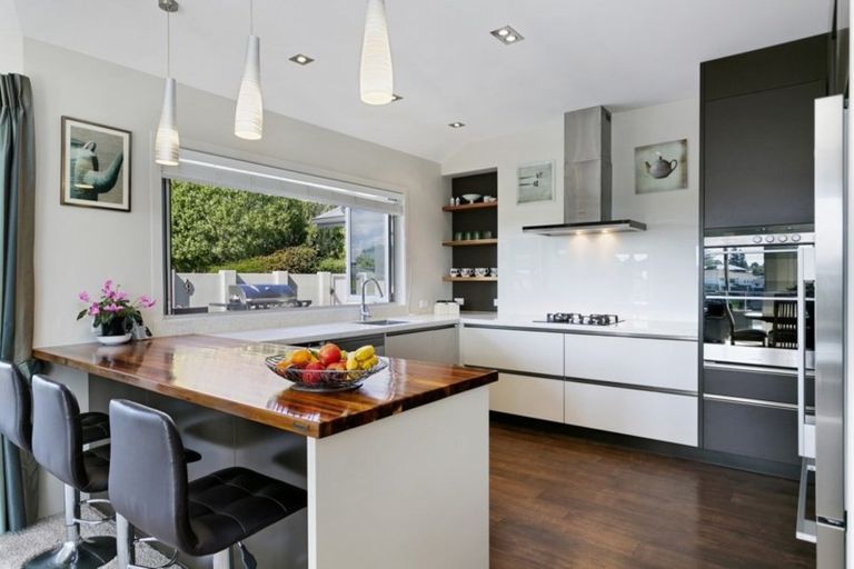 Photo of property in 18 Botanical Heights Drive, Waipahihi, Taupo, 3330