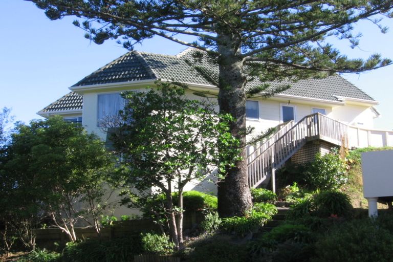 Photo of property in 17 Avon Street, Island Bay, Wellington, 6023