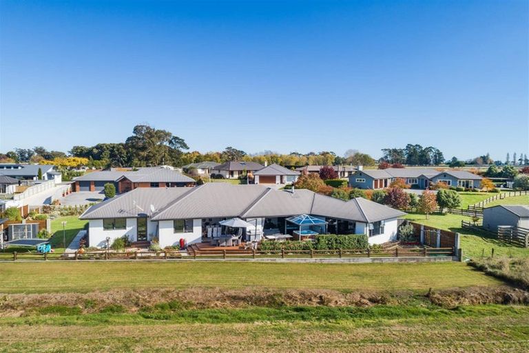 Photo of property in 10 Hanalin Drive, Marton, 4710