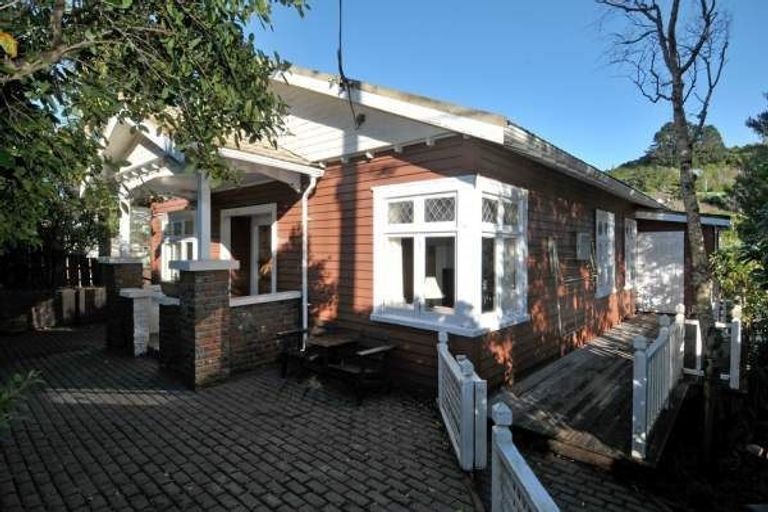 Photo of property in 79 Parkvale Road, Karori, Wellington, 6012