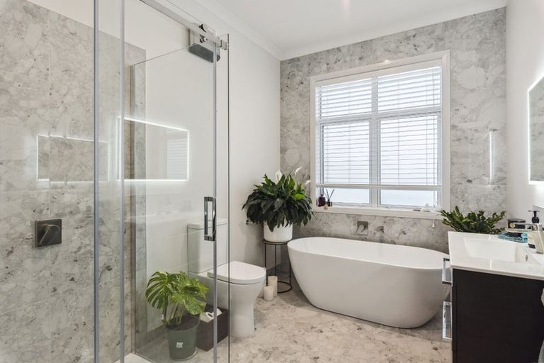 Photo of property in 155 Guildford Drive, Paraparaumu Beach, Paraparaumu, 5032